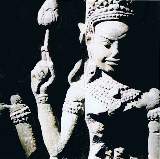 Female-spirit-dancer-muse-Angkor-complex
